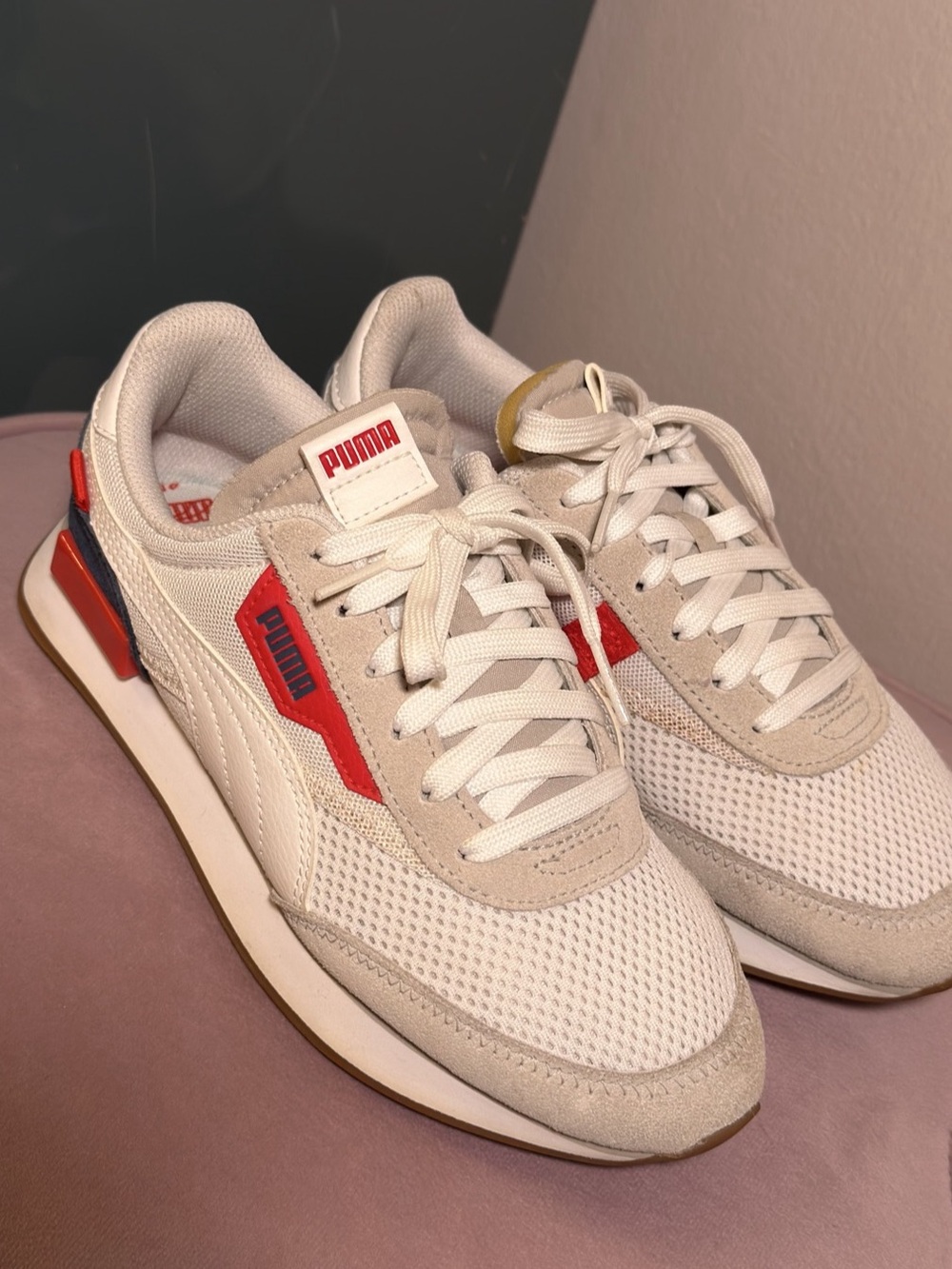 PUMA Easy Rider Vintage Retro Sneakers US 5.5 Beige & Red. Womens size 7